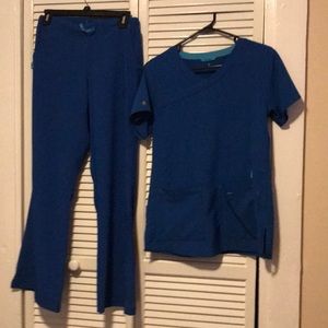 Carhartt royal blue small scrub set